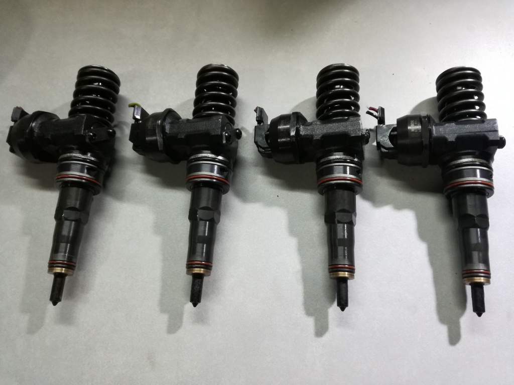 Injectoare Vw, Seat Skoda Audi 1.9 tdi 131cp cod injector 038130073AL