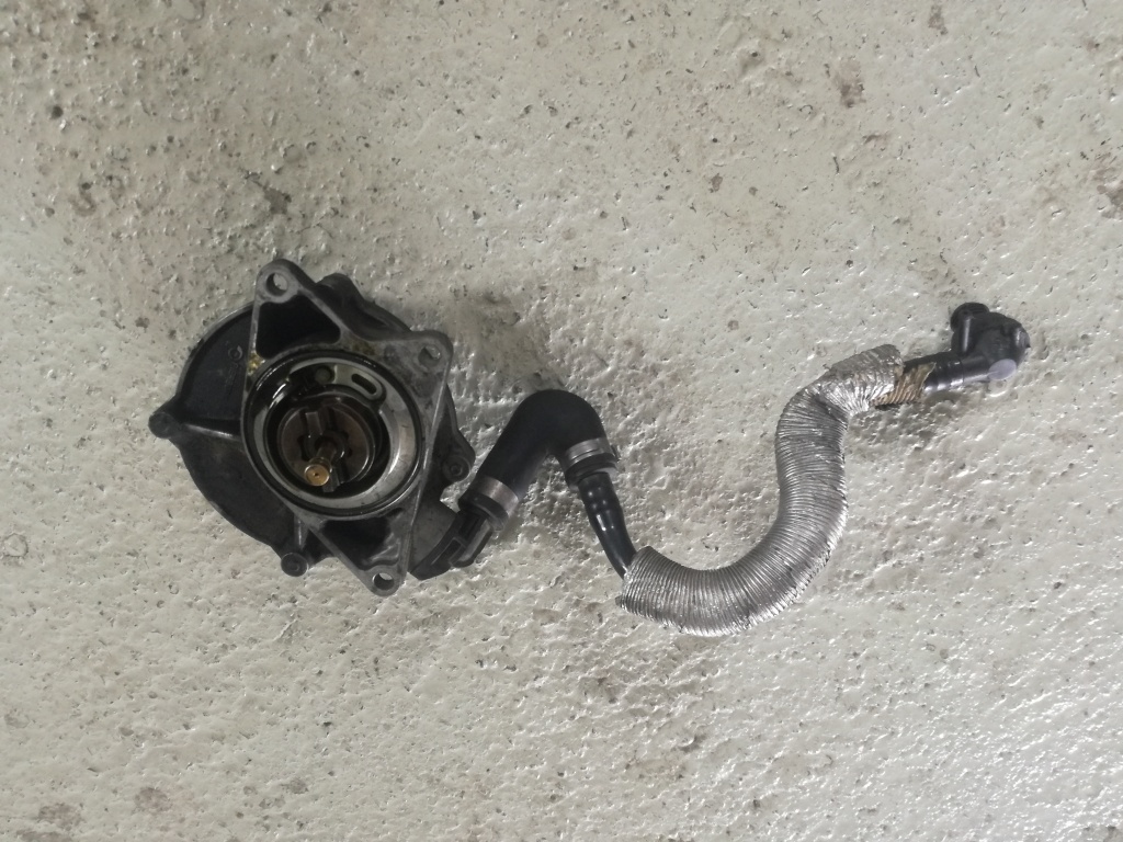 Pompa vacuum Audi A6 C5 2.5 tdi, an 1998-2004, cod 72260807A