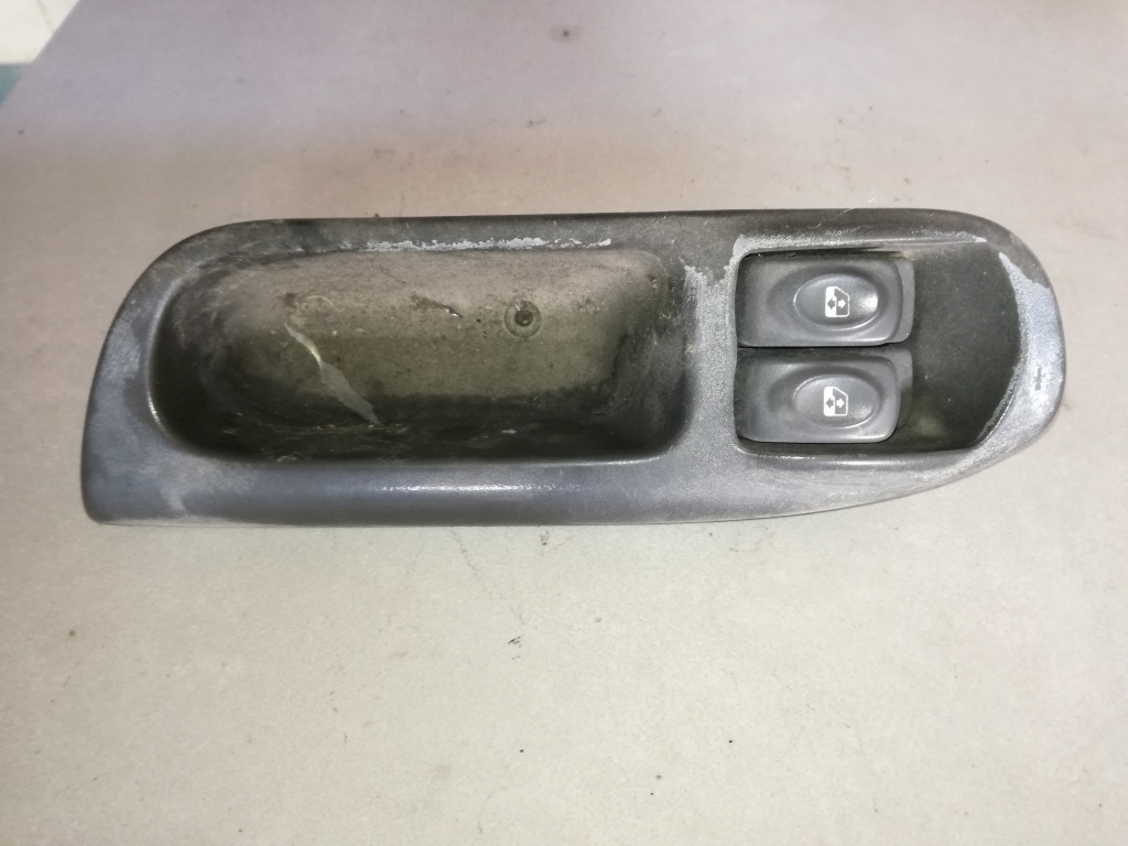 Butoane geamuri electrice Renault Scenic 1, cod 7700431172