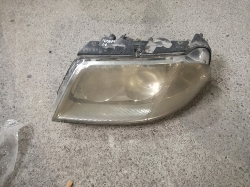 Far stanga Vw Passat B5,5(volan dreapta)