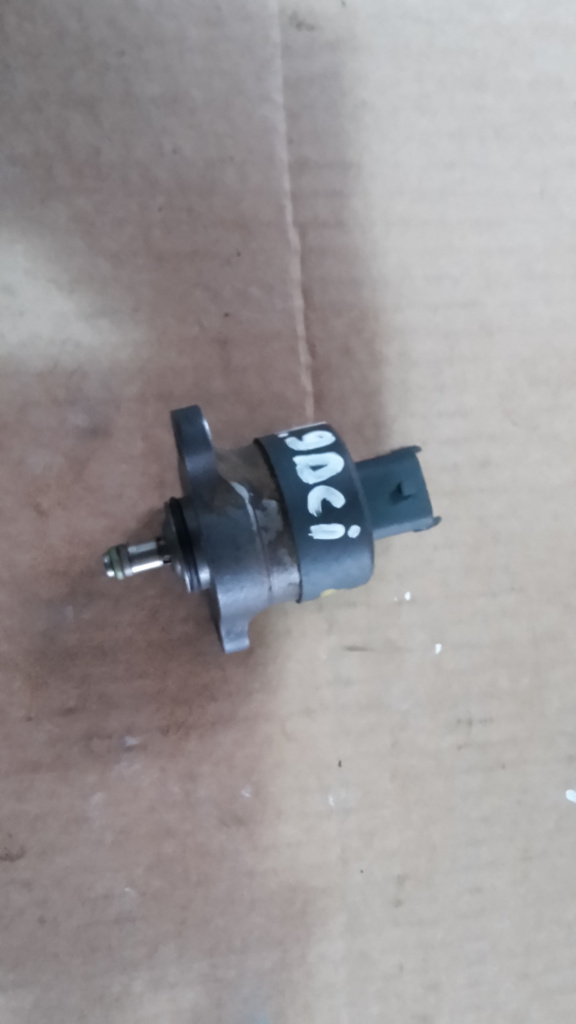 Regulator presiune combustibil Renault Laguna 2 1.9 dci cod 0281002381