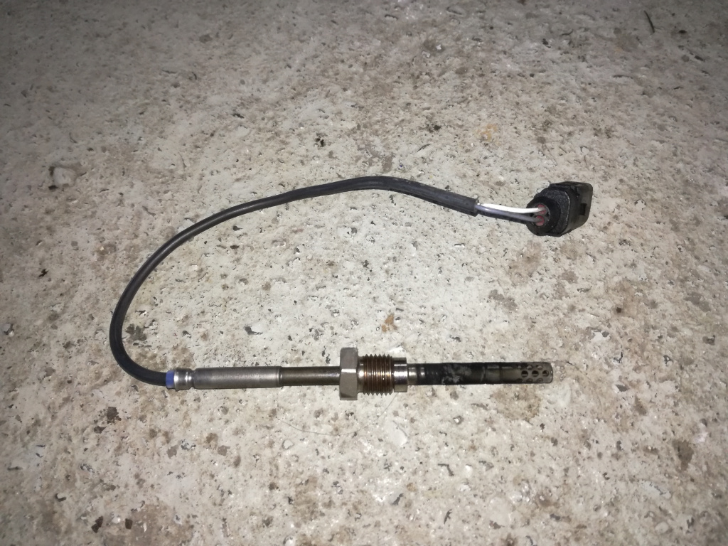 Sonda lambda Senzor temperatura gaze Audi A4 B8 2.0 tdi cod 03L906088D