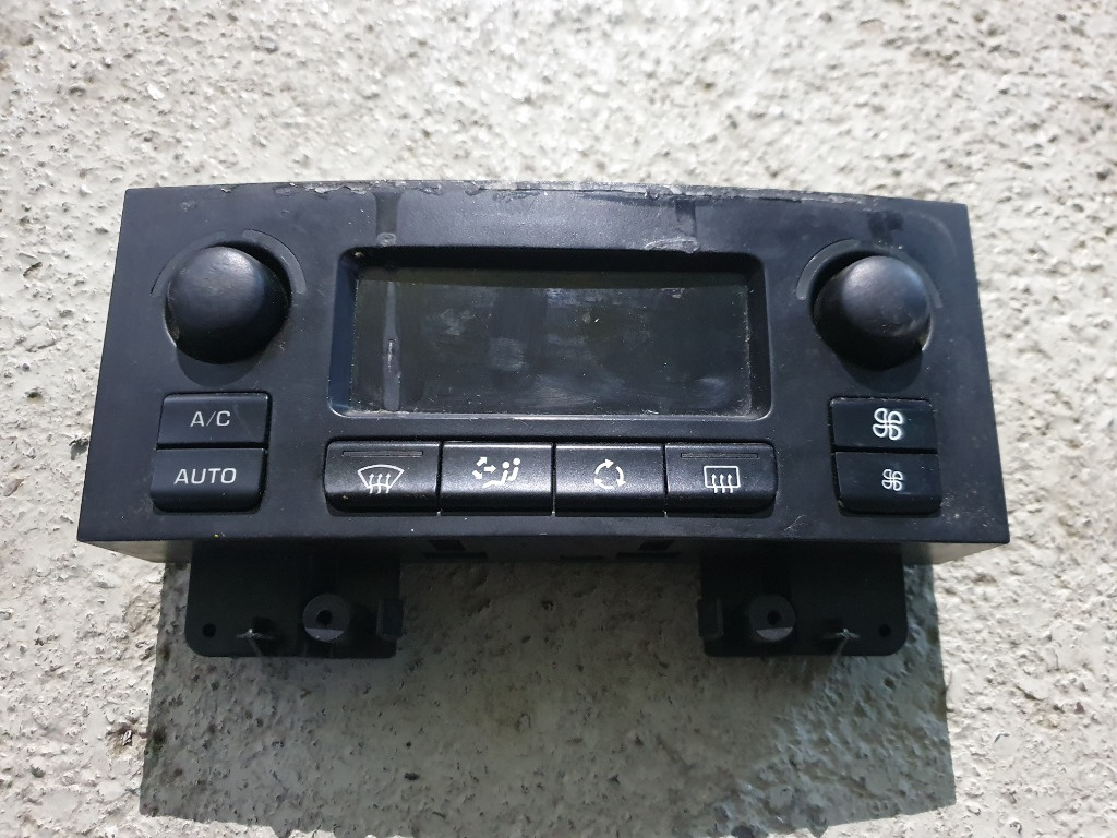 Panou Climatronic Peugeot 307 cod 9646627977, 281160303