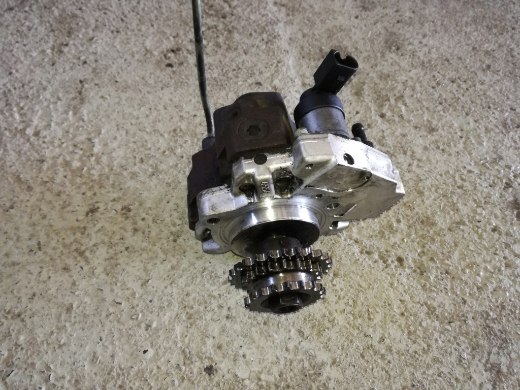 Pompa injectie inalta presiune BMW E60, 530 d cod 0445010073, 7788678