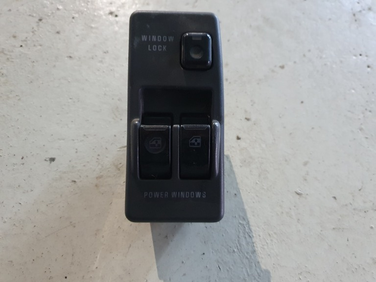 Butoane Geamuri Electrice Mitsubishi Pajero 2 cod MB781925