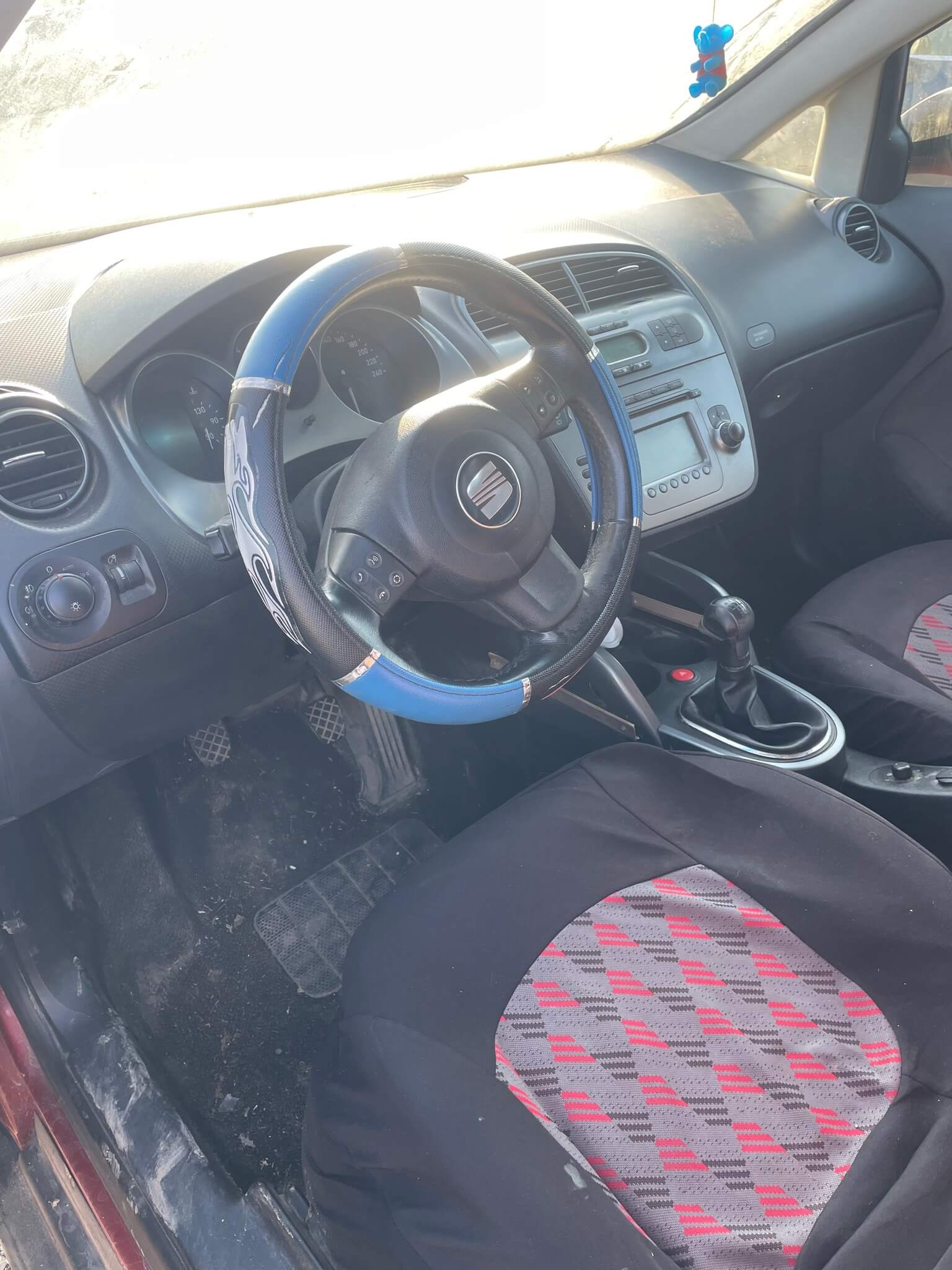 Dezmembram Seat Toledo 2.0 Tdi an 2007 - imagine 4